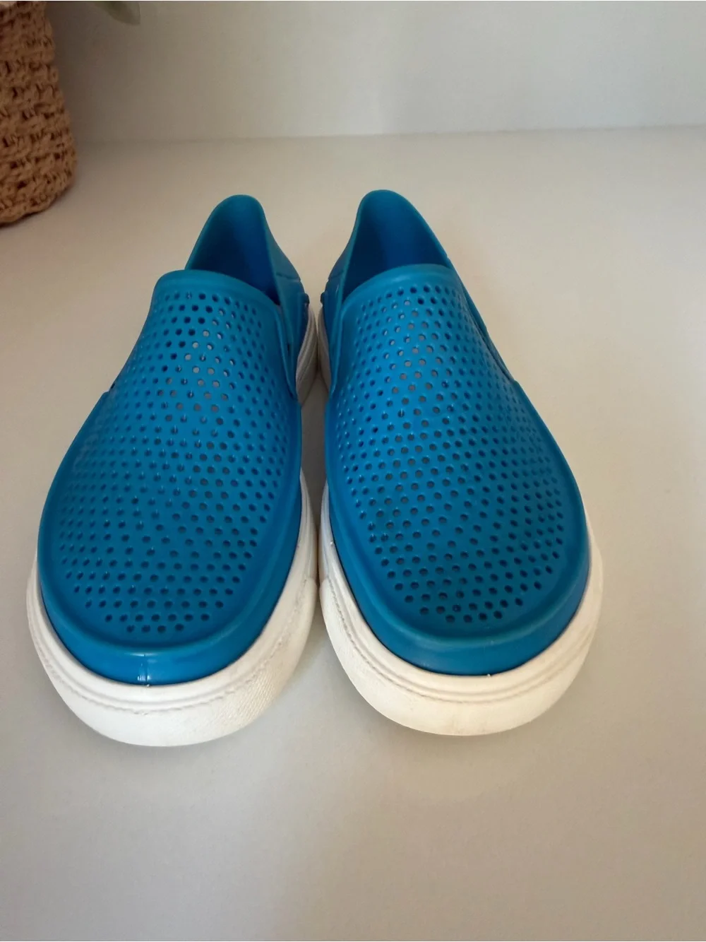 Kid’s Crocs Size 1 in Bright Blue